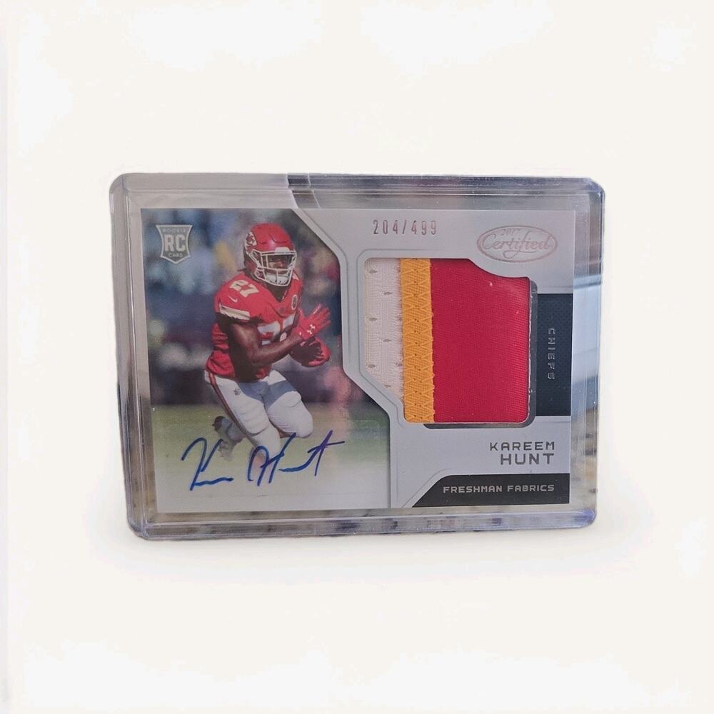 2017 Panini Certified Freshman Fabric Signatures Mirror Kareem Hunt RPA-SN /499